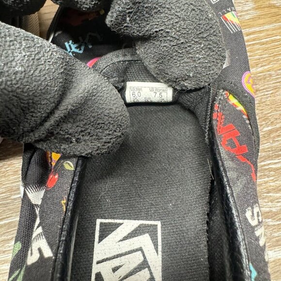 Vans Black Logo Slip On Classic Sneakers Women's Size 7.5 - Picture 4 of 5